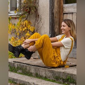 Menique Linen Pinafore Jumpsuit Nicci Spicy Yellow